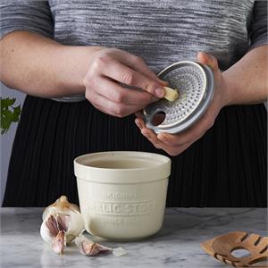 Mason Cash Innovative Garlic Store & Grater